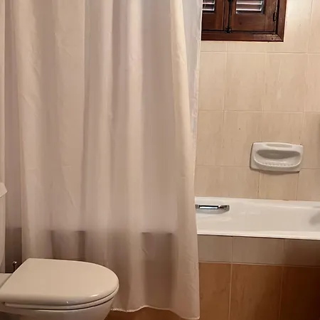 Penelope Villa *